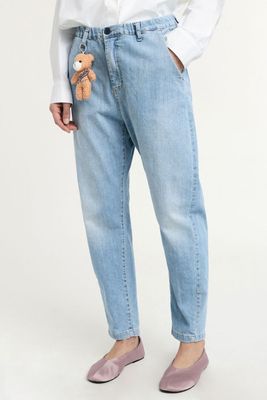 Balloon fit jeans with teddy bear keychain