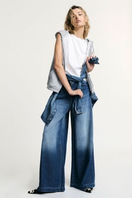 ​Wide-leg jeans with a wide hem