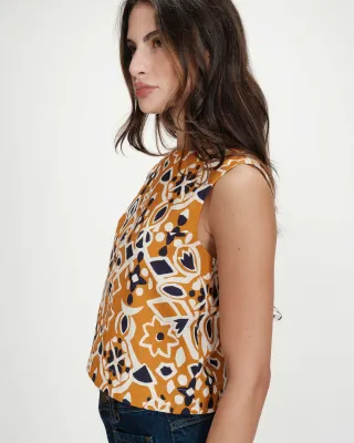 Crop top with a Mediterranean print