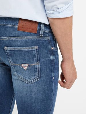 Skinny jeans with a medium wash