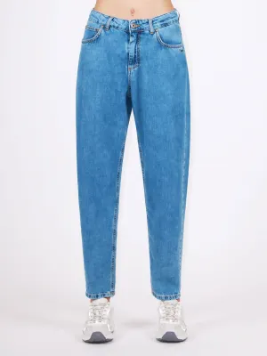 ​Carrot jeans in lightweight