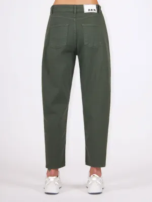 Carrot denim pants