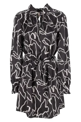 ​Straight dress with belt