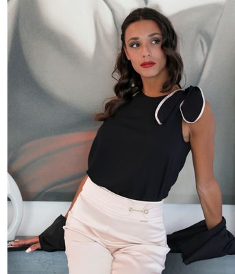 Top in voile con laccetto