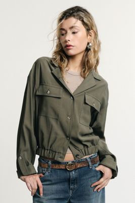 Cropped jacket with front pockets