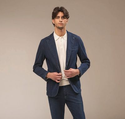 ​Slim-fit denim jacket