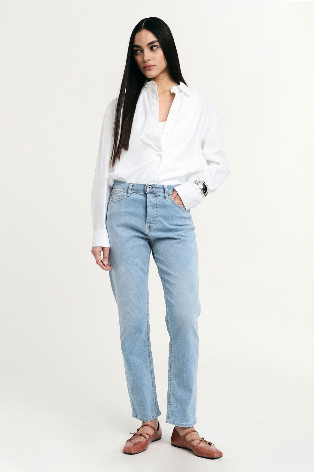 ​Light-wash girlfriend jeans