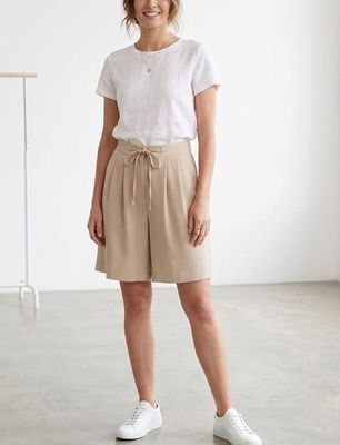 Bermuda shorts with double front pleats