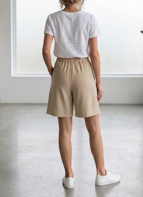 Bermuda shorts with double front pleats