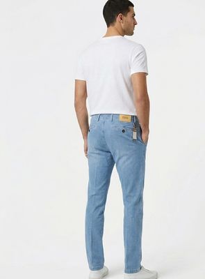 Slim-fit chino jeans in lightweight denim