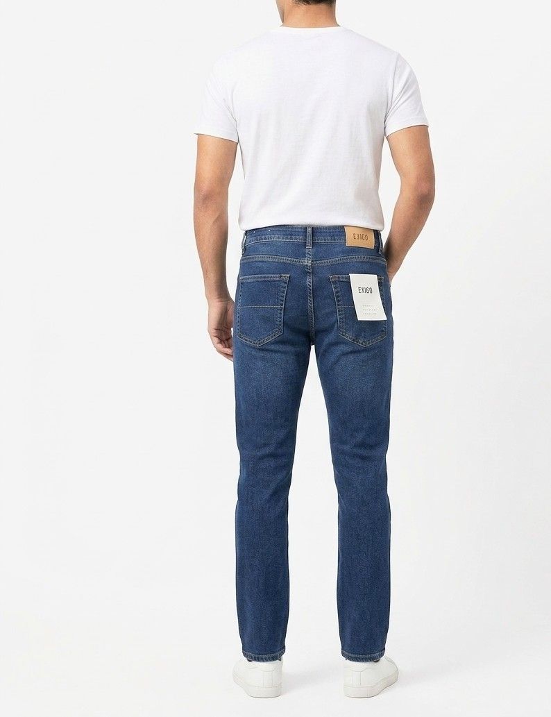 Slim-fit jeans in lightweight denim