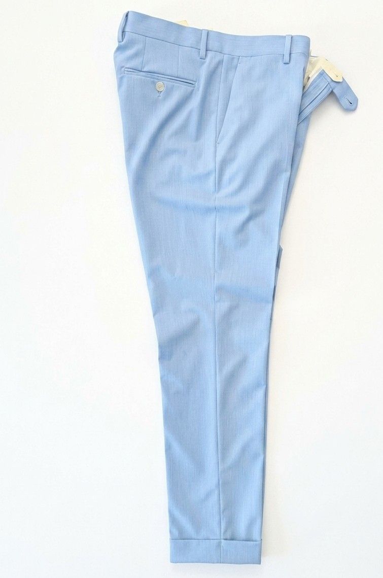 ​Tailored slim-fit chino pants