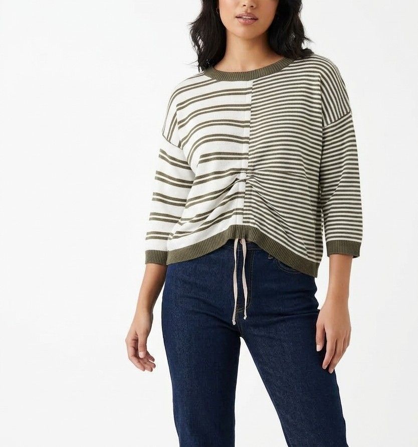 ​Crew-neck sweater with 3/4 sleeves