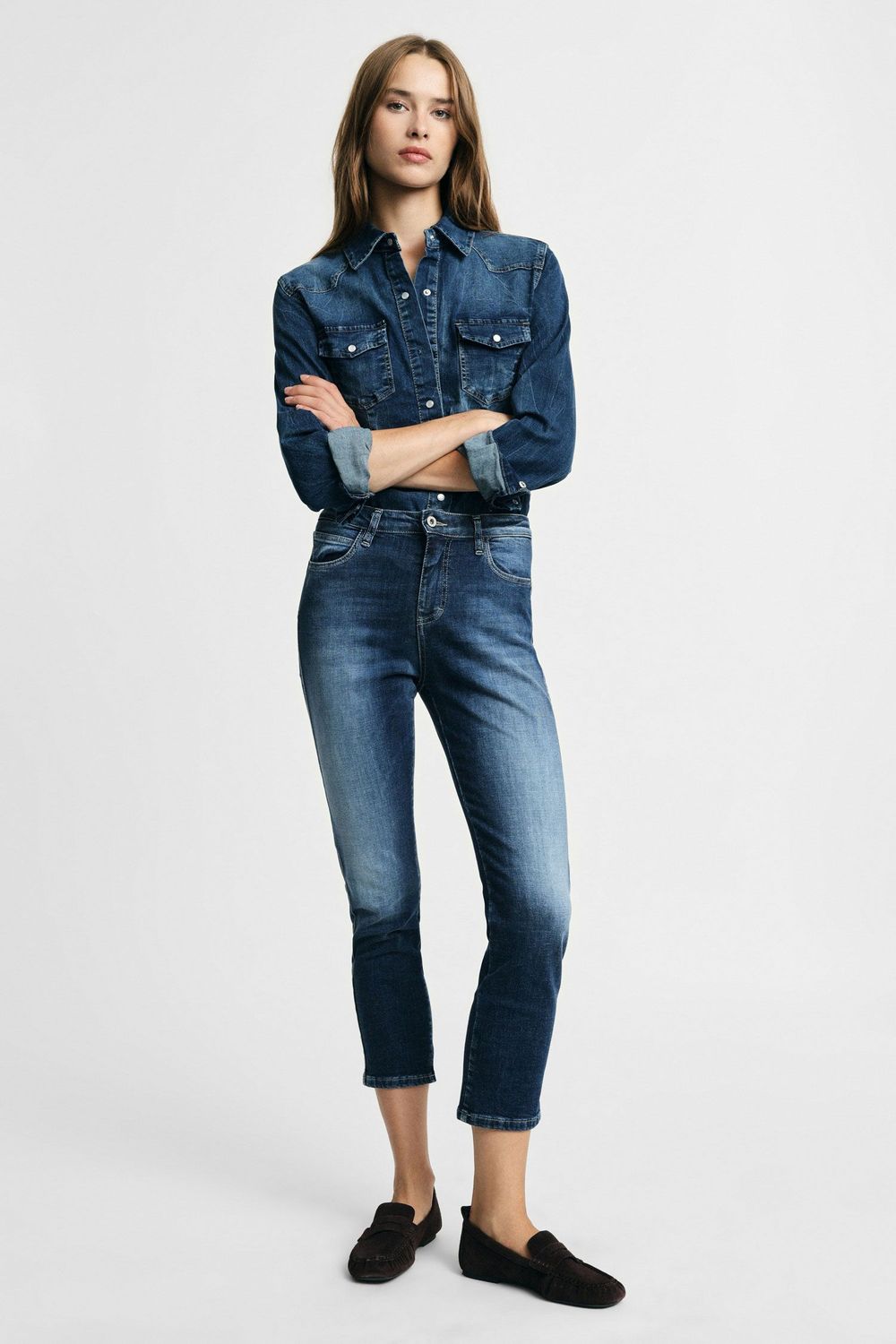 ​High-waisted cropped jeans