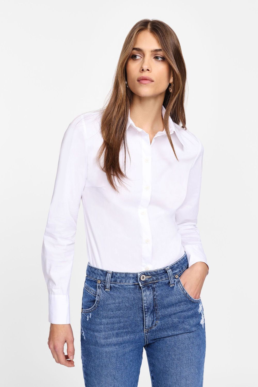 ​Slim-fit poplin shirt