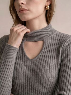 Cut-out high crew neck sweater
