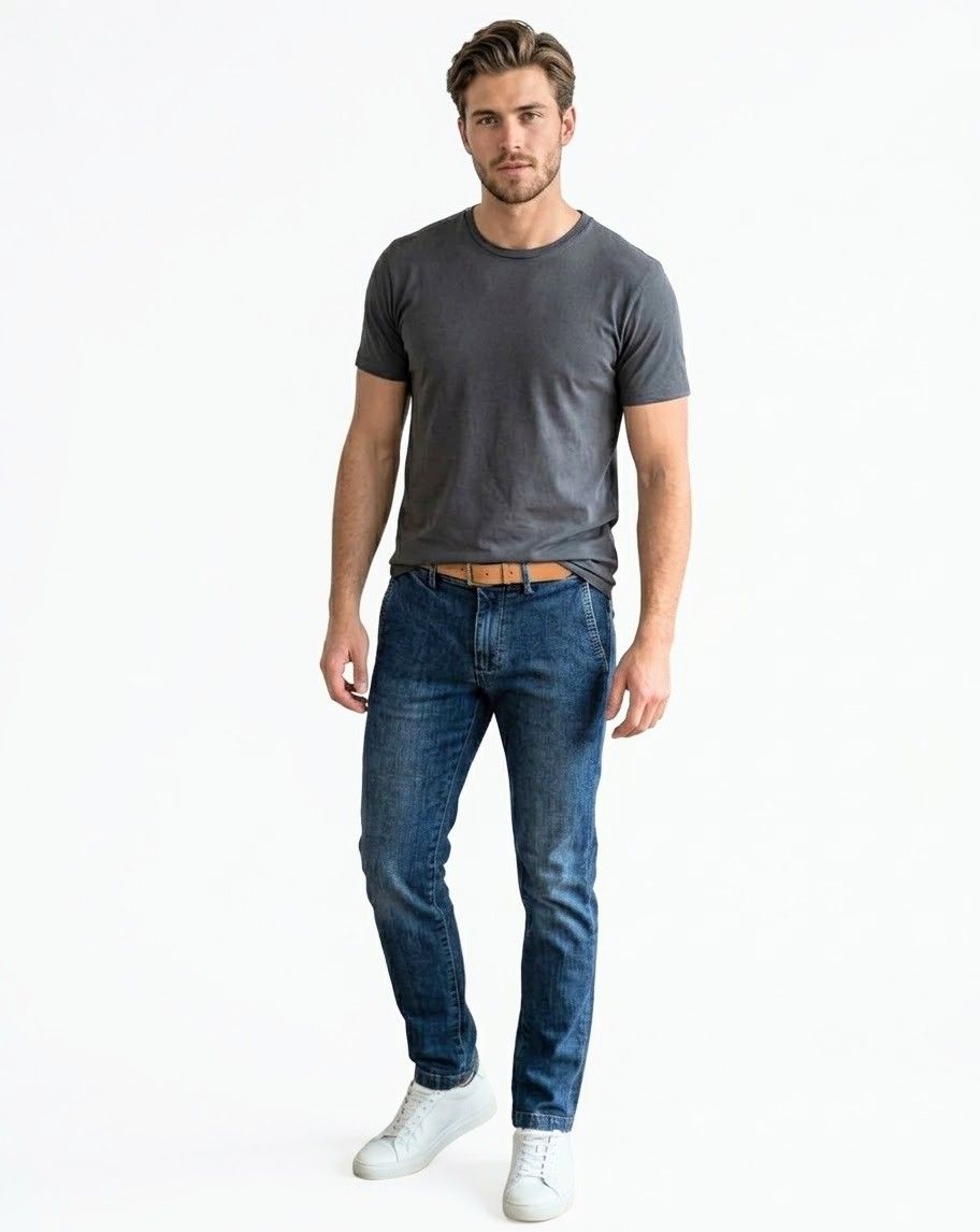 ​Slim-fit chino jeans