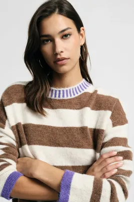 ​Regular-fit sweater with wide stripes