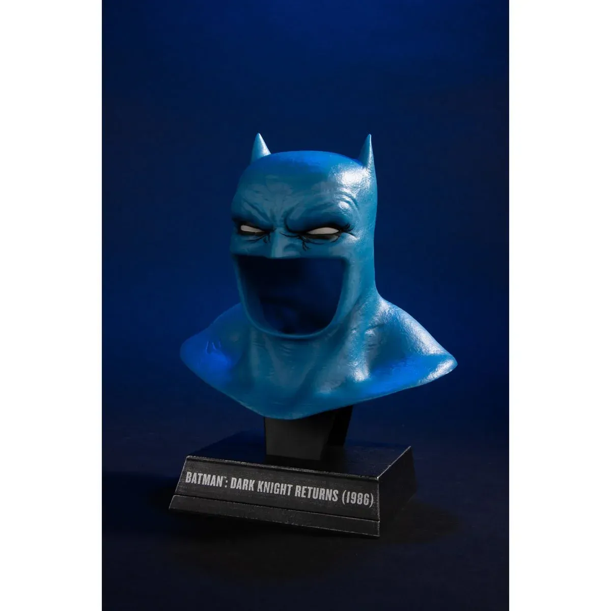 Batman Dark Knight Returns 1:3 Scale Cowl Display Model