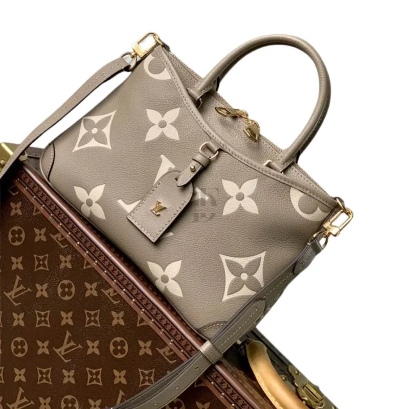 Louis Vuitton Women's Handbag
