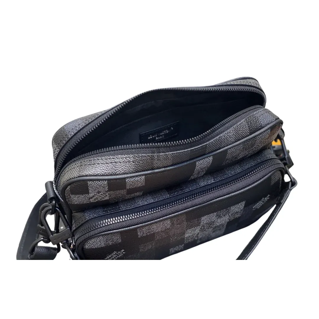 Louis Vuitton Messenger Bag