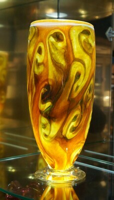 Vase, by Daniel Vargas