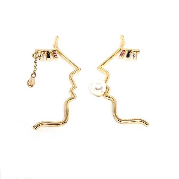 Face Stud Earrings: 18k gold