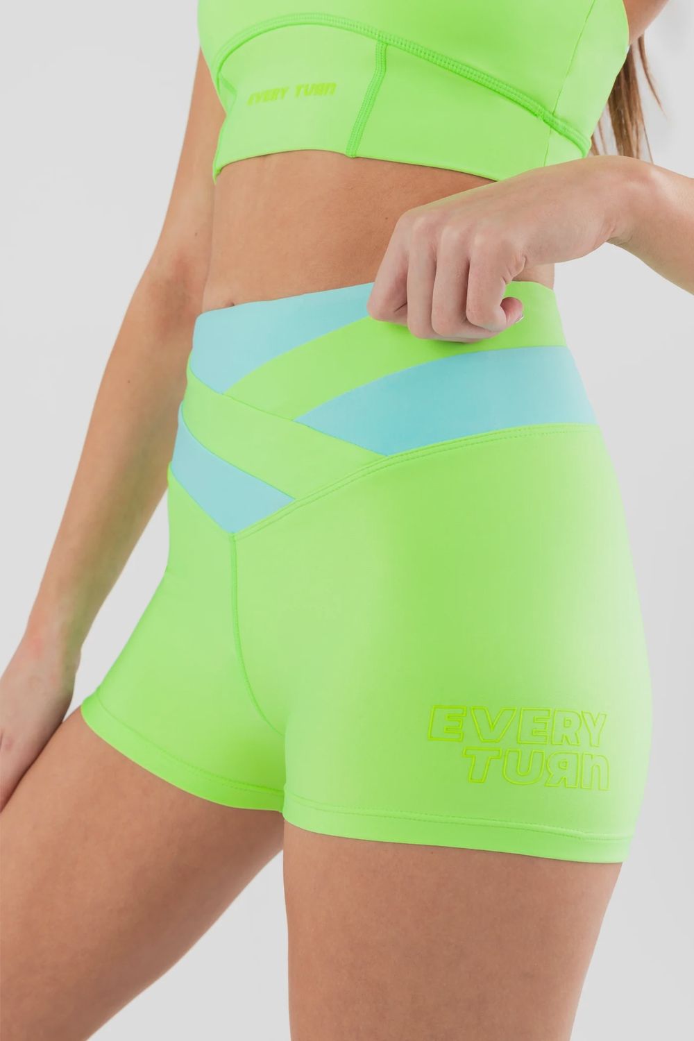 Every Turn "Fame" Short, Colour: Green, Size: Child 12