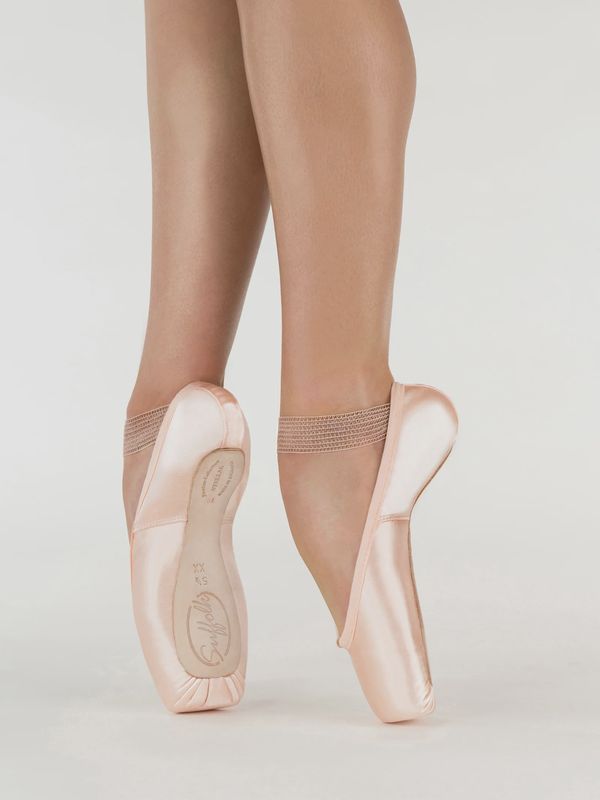 Suffolk Stellar Pointe Shoe - Standard Insole