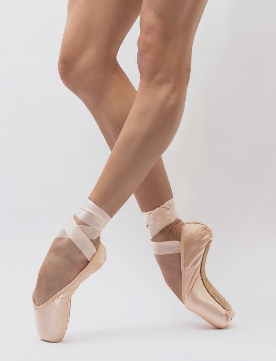 Nikolay "NeoPointe" Pointe Shoe