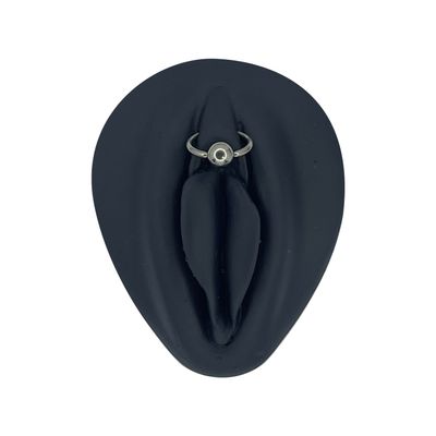 Horizontal Clit-hood