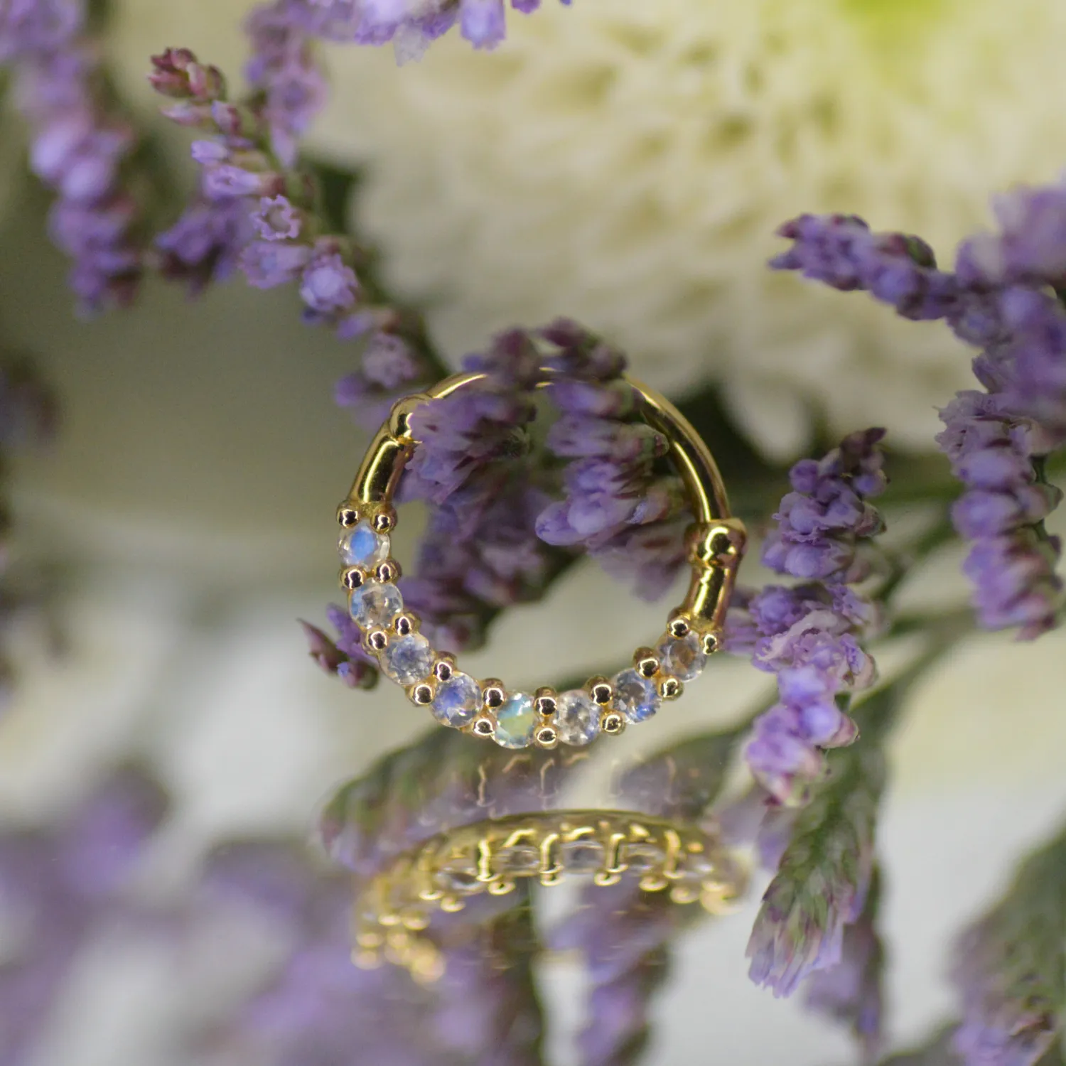 Danilla Tarcinale 18k Solid Gold Gabriëlle Clicker - Genuine Moonstone Danilla Tarcinale 18k Solid Gold Gabriëlle Clicker - Genuine Moonstone