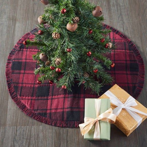 Cumberland Red Black Plaid Tree Skirt 24&quot;