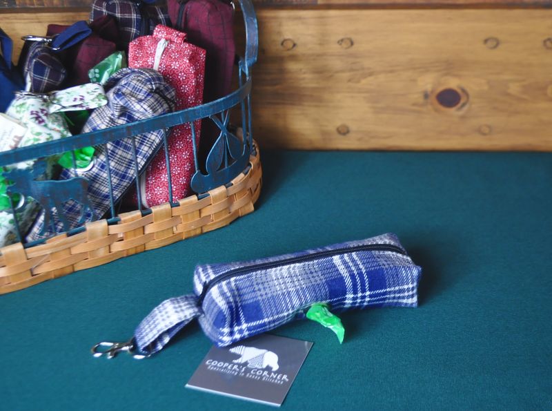 Dog Bag with Lobster Clasp and Roll of Bags