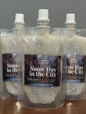 'Snow Day in the City' Squeezable Soy Wax Melt