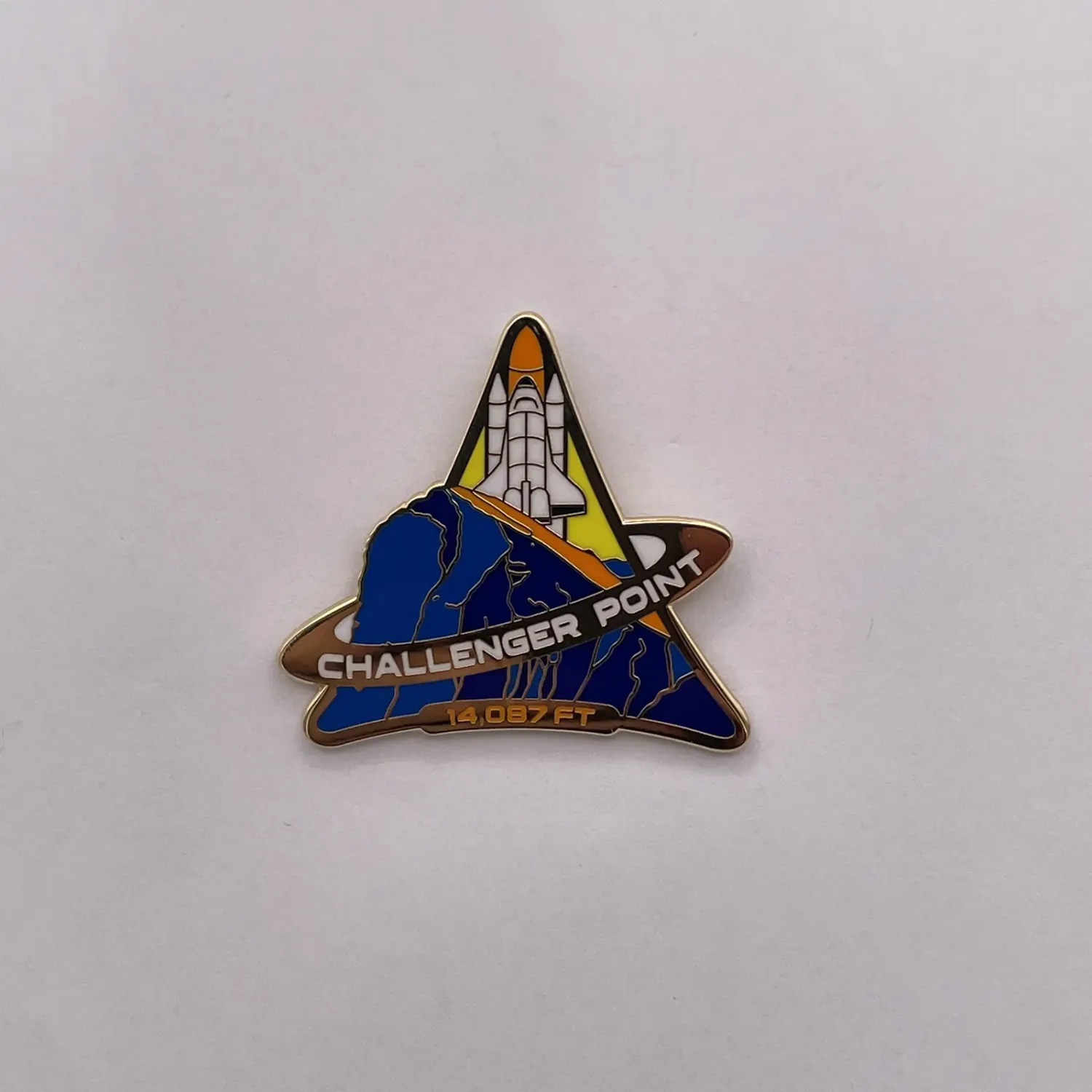 14er Pin - Challenger, front view
