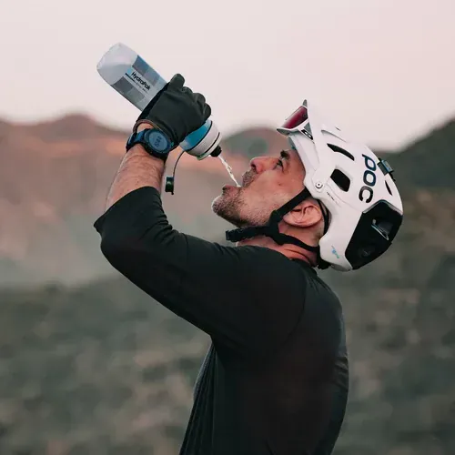HydraPak Breakaway+ 30oz/880ml Bottle in 7bb54f01 C059 4539 Bc98 De695be105b1, alternate view 5