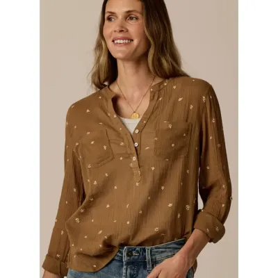 Carve Designs Women's Dylan Gauze Shirt, alternate view 1