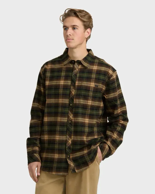 Billabong Men's Coastline Flannel in Om F, front view