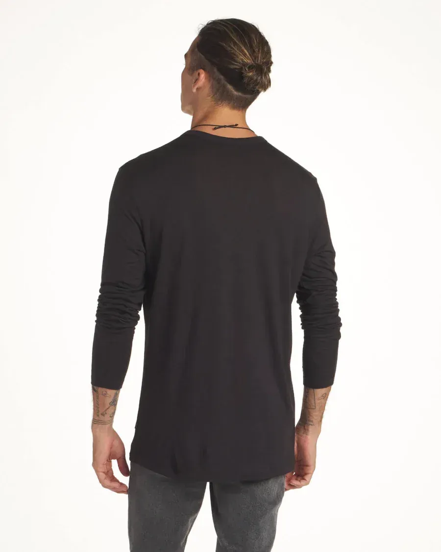 PAKA Men's Aire Long Sleeve in Sbaselayerblack2, alternate view 3