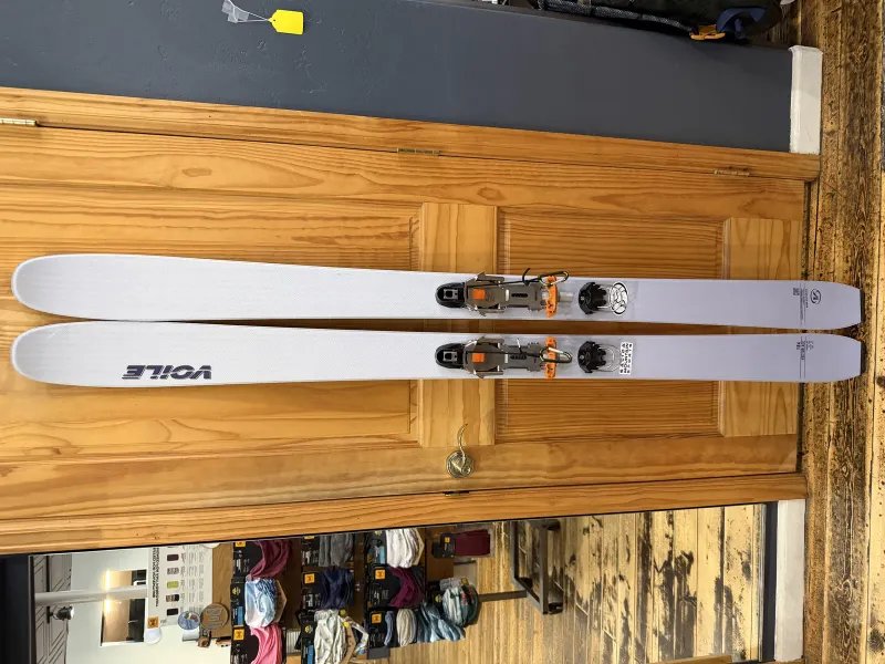 Voilé Vector Ace 184 with 22Designs Outlaw "X" Large Bindings — Demo 2024, alternate view 1