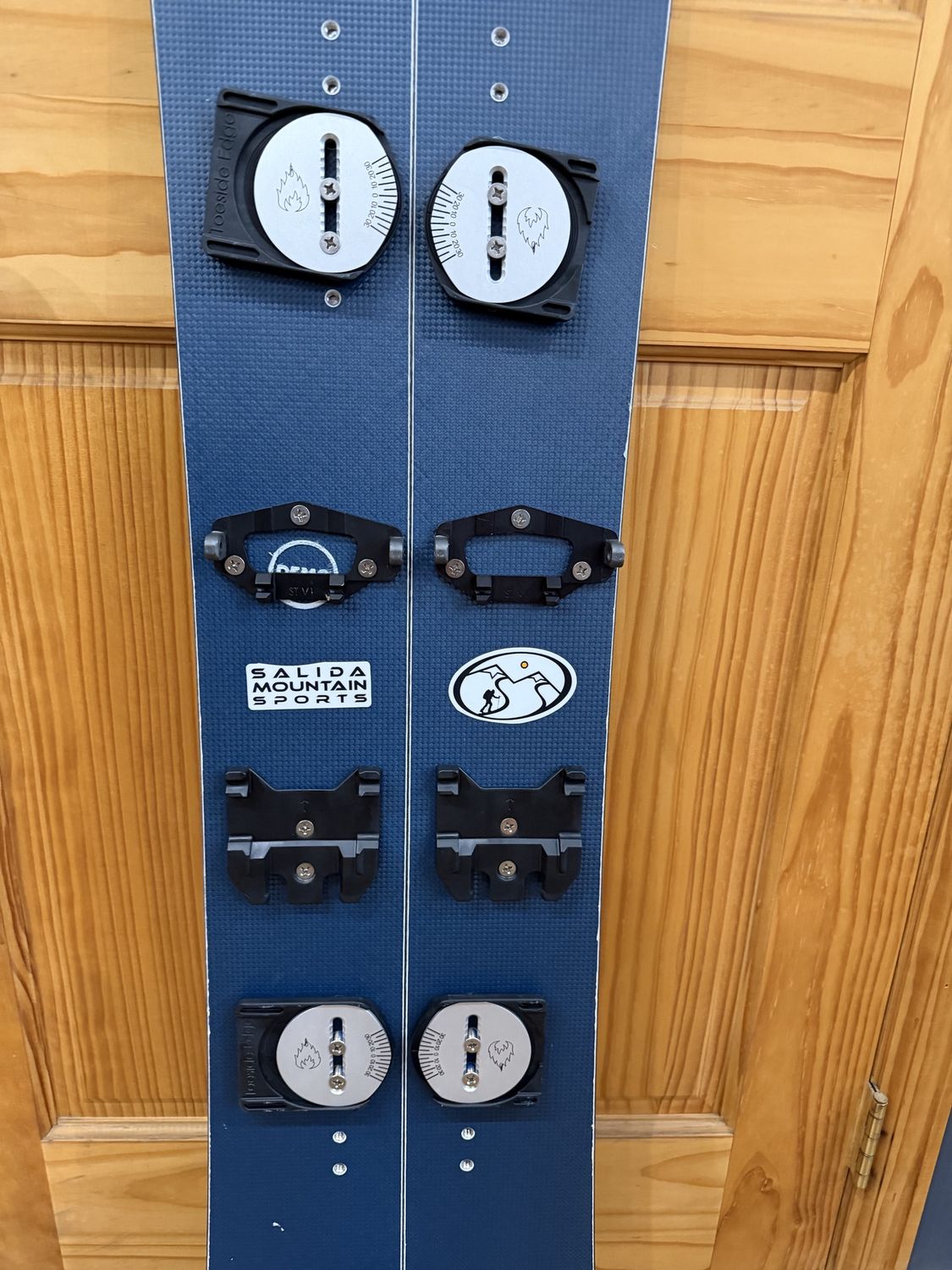 2025 Venture Storm 152 with Spark R&amp;D Flat Pucks and Pomoca Splitboard Explore Climbing Skins