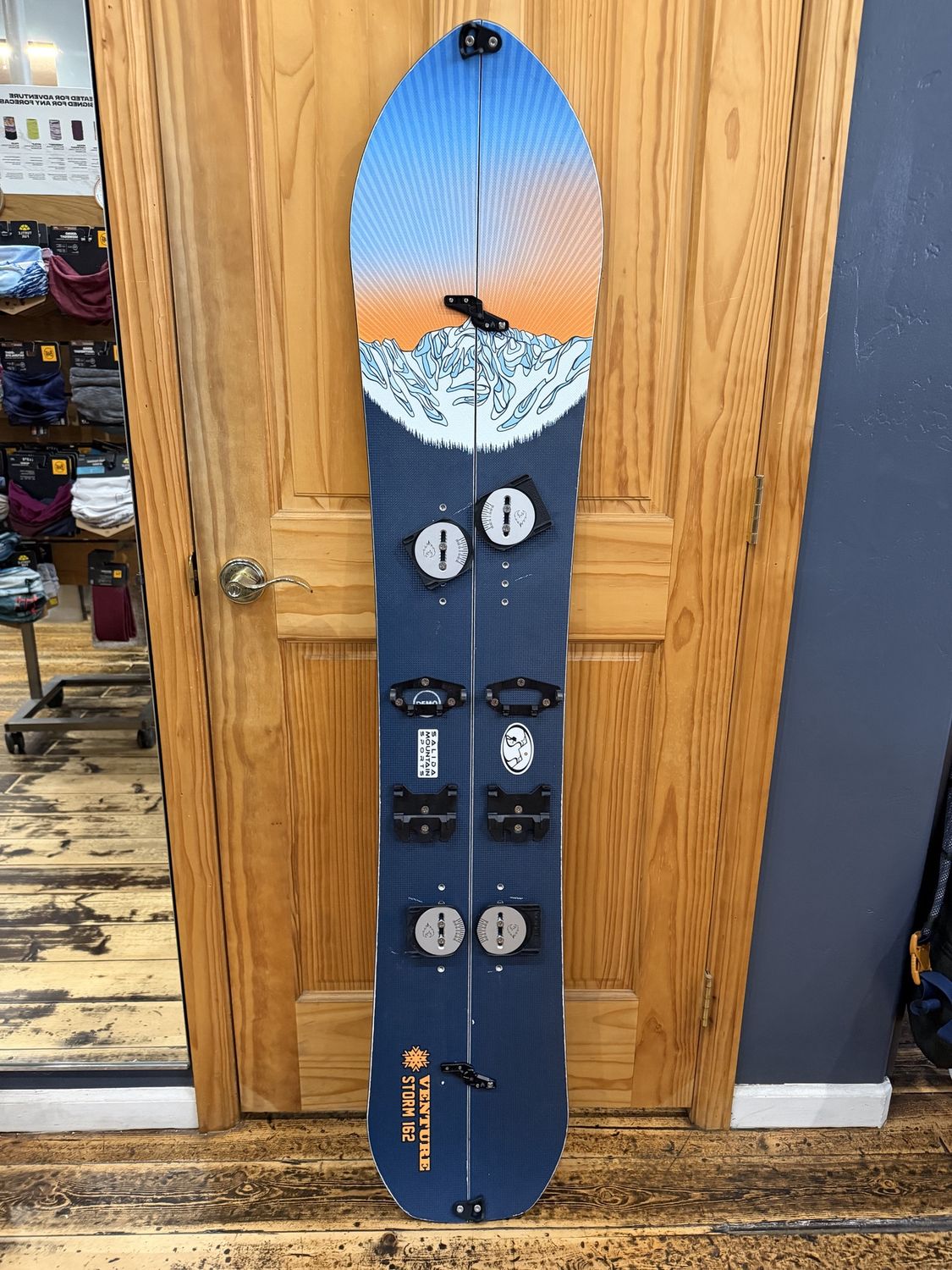 2025 Venture Storm 162 with Spark R&amp;D Flat Pucks and Pomoca Splitboard Explore Climbing Skins — Demo