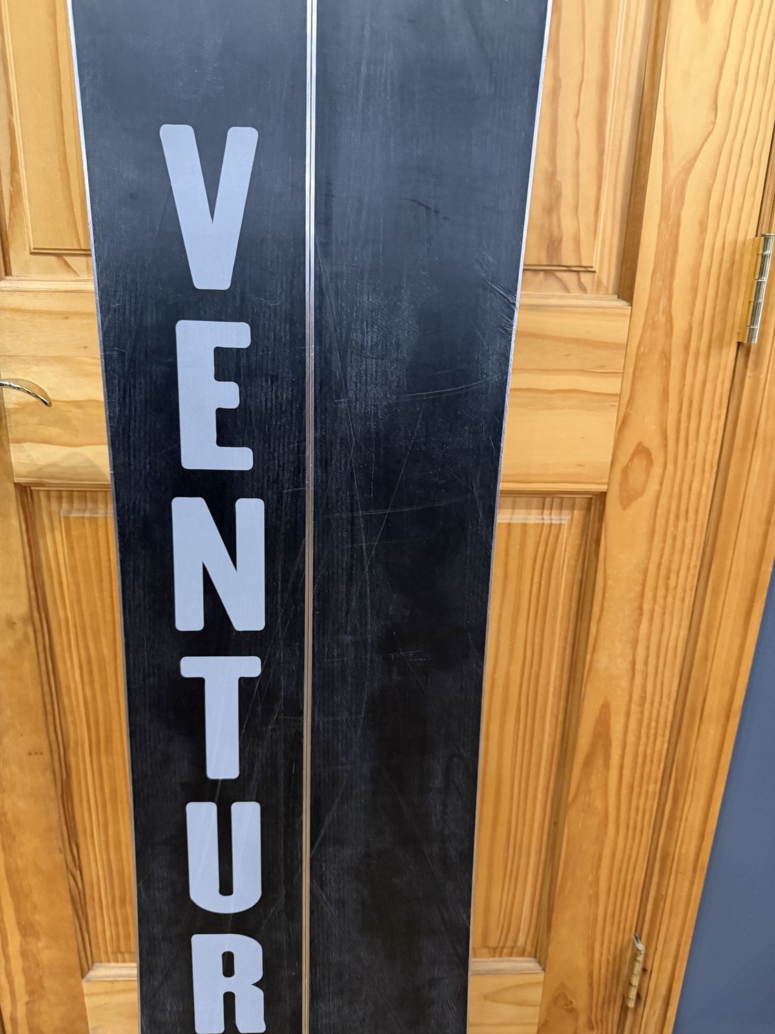 2025 Venture Storm 162 with Spark R&amp;D Flat Pucks and Pomoca Splitboard Explore Climbing Skins — Demo