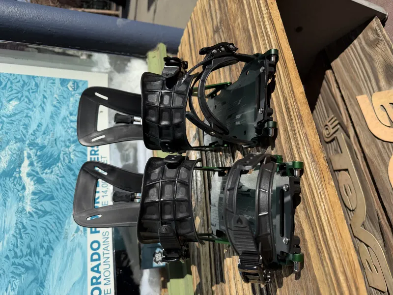 Spark R&amp;D Surge ST Bindings, Medium, Green 2025, front view