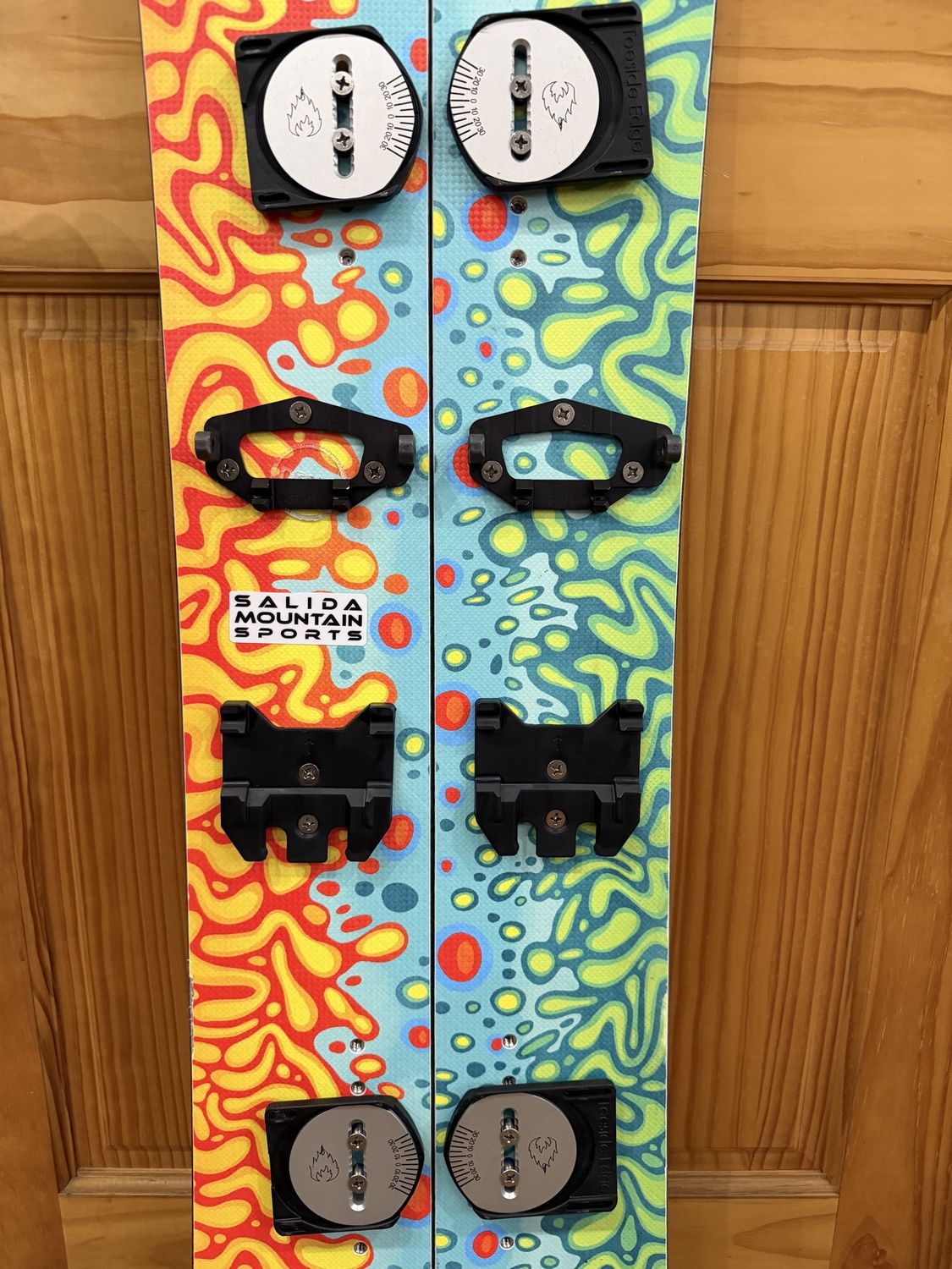 2025 Venture Euphoria 156 with Spark R&amp;D Flat Pucks and Pomoca Splitboard Explore Climbing Skins — Demo