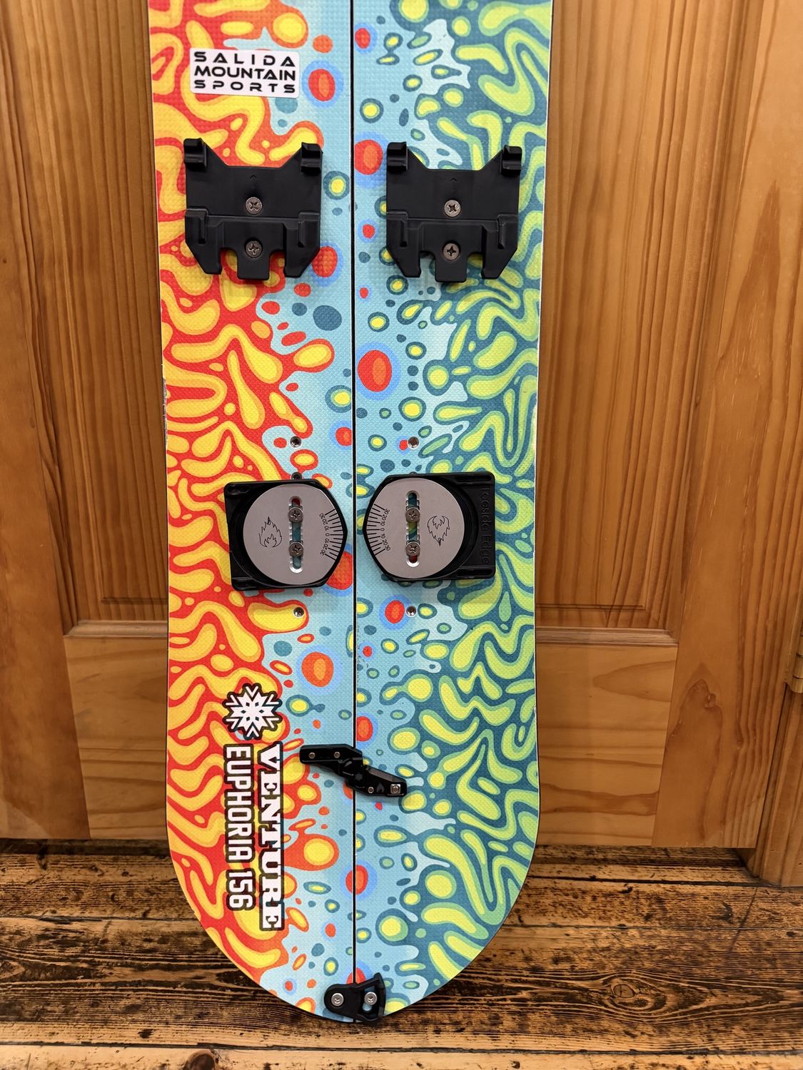 2025 Venture Euphoria 156 with Spark R&amp;D Flat Pucks and Pomoca Splitboard Explore Climbing Skins — Demo