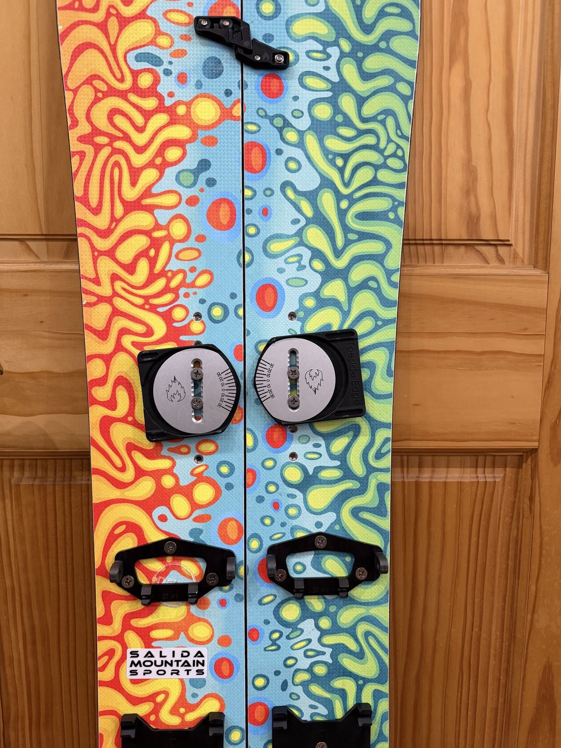 2025 Venture Euphoria 156 with Spark R&amp;D Flat Pucks and Pomoca Splitboard Explore Climbing Skins — Demo