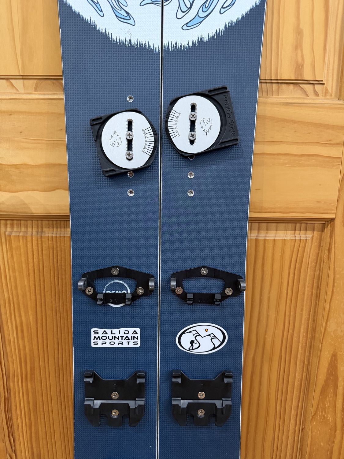 2025 Venture Storm 157 with Spark R&amp;D Flat Pucks and Pomoca Splitboard Explore Climbing Skins