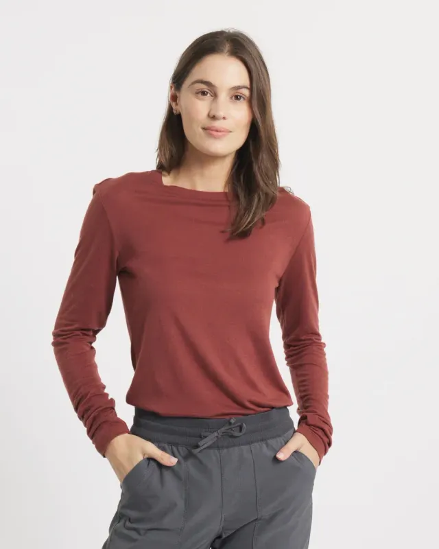 PAKA Women's Aire Long Sleeve in 54321202 A455 4617 9056 51dbf0d6984d, alternate view 1